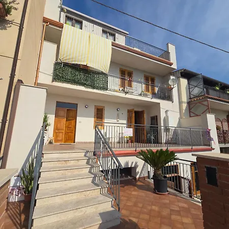 Dal Falegname شقة *